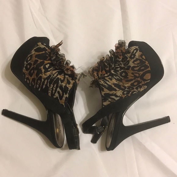 Peep toe cheetah print heels - Picture 2 of 4